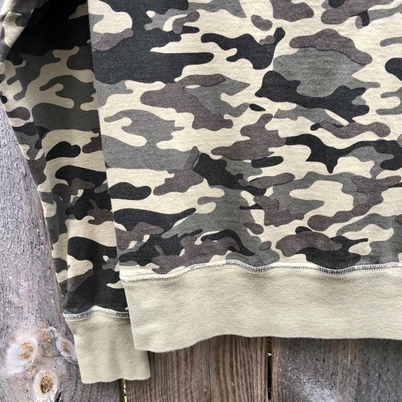 *CCHRLDR | Tres Bien Camo Sweatshirt Size S - Picture 9 of 9